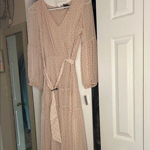 Elegant Polka Dot Dress in Light Pink